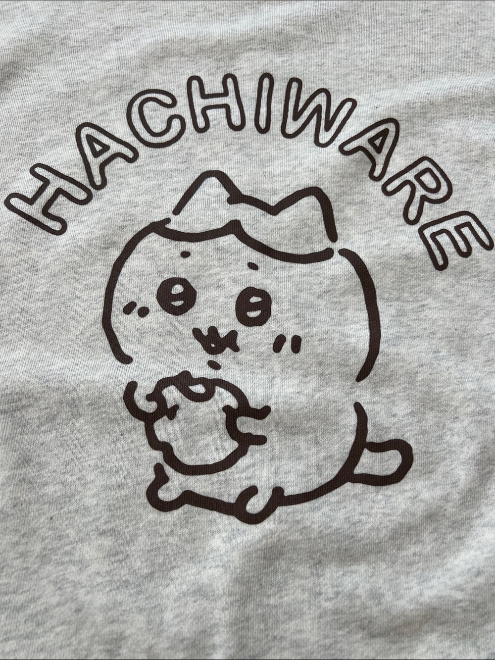 Chiikawa x Talking Heads Hachiware eating sweatshirt (Sz M)